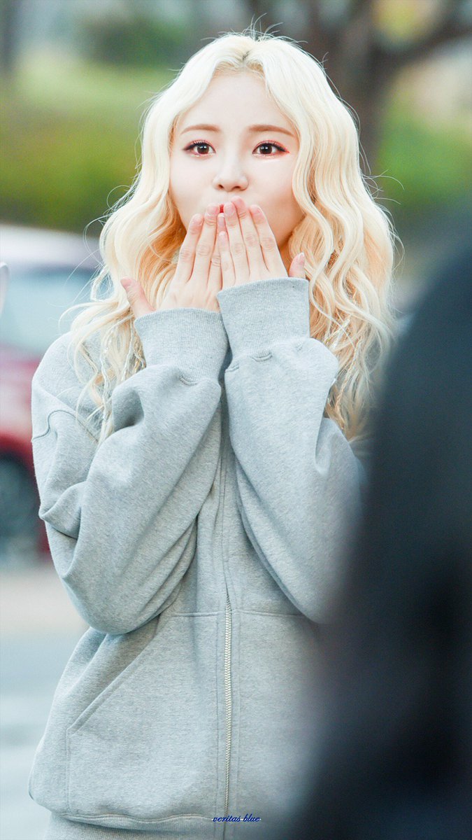 VLUE_JS's tweet photo. 181013

#진솔 #이달의소녀 #JinSoul #LOONA https://t.co/DGM7xGCgyh
