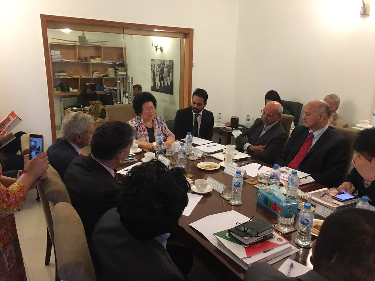 PciPakChina's tweet photo. “We wish to introduce Yuan in Pakistan as Pakistan is number 10 in the world that is suffering from the US Dollar. We wish to stop the devaluation of the Pakistani Currency” Dr Chen Wenling, Chief Economist #CCIEE. 

@zlj517 @GameChangerYR https://t.co/Jjo8DeBzOp