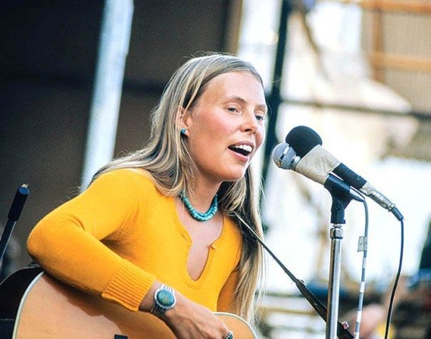 Happy Birthday, Joni Mitchell! Watch Her Play Big Yellow Taxi in 1970!  