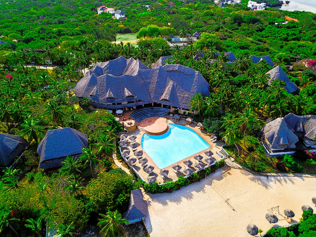 Temple_Point's tweet image. Did we mention we have a pool from where you can enjoy the sunset? #templepointresort #watamu #kenya #pool#goodlife
