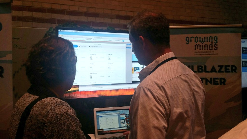 GrowingM's tweet photo. Een Marketing Cloud demo door onze Technical Director Tarek van der Linde. #CNPC_AMS18 https://t.co/O9dCHRT7oP