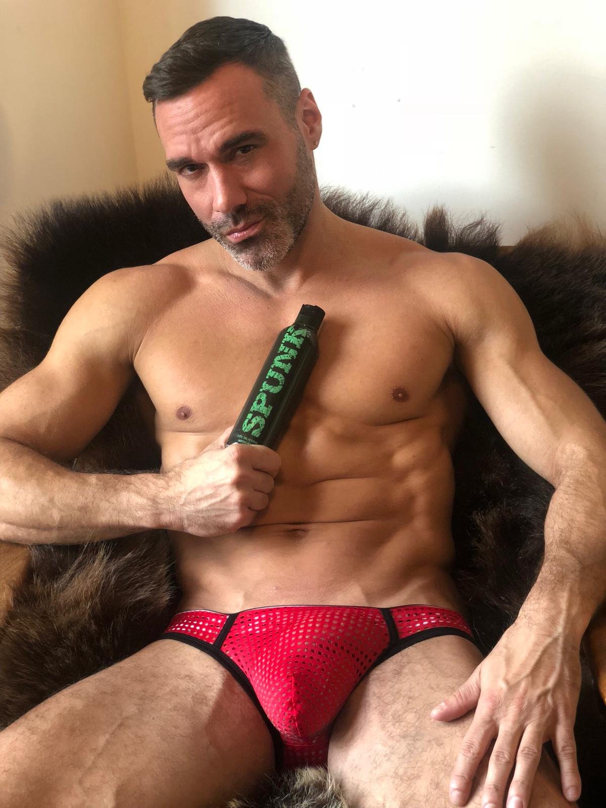 TW Pornstars - STR8cam Jeff. Twitter. Rub @SpunkLube pure silicone all over  your bulge. Its free. 7:41 AM - 13 Nov 2018