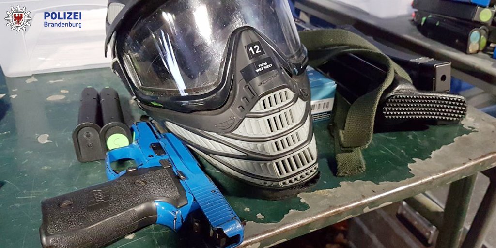 PolizeiBB's tweet image. Warum üben wir?

Nach den Terroranschlägen in Europa gilt weiterhin eine hohe abstrakte Gefahr. Vor diesem Hintergrund haben wir einiges getan &amp;amp; unterziehen unsere Maßnahmen nun einem Praxistest. #Übung #ACT2018