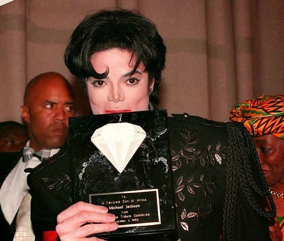 Red_AppleHead's tweet image. DA SÉRIE:
 Eu amo um homem. 
APRECIEM ESSE DIAMANTE LAPIDADO COM ESSA PREMIAÇÃO .🤣