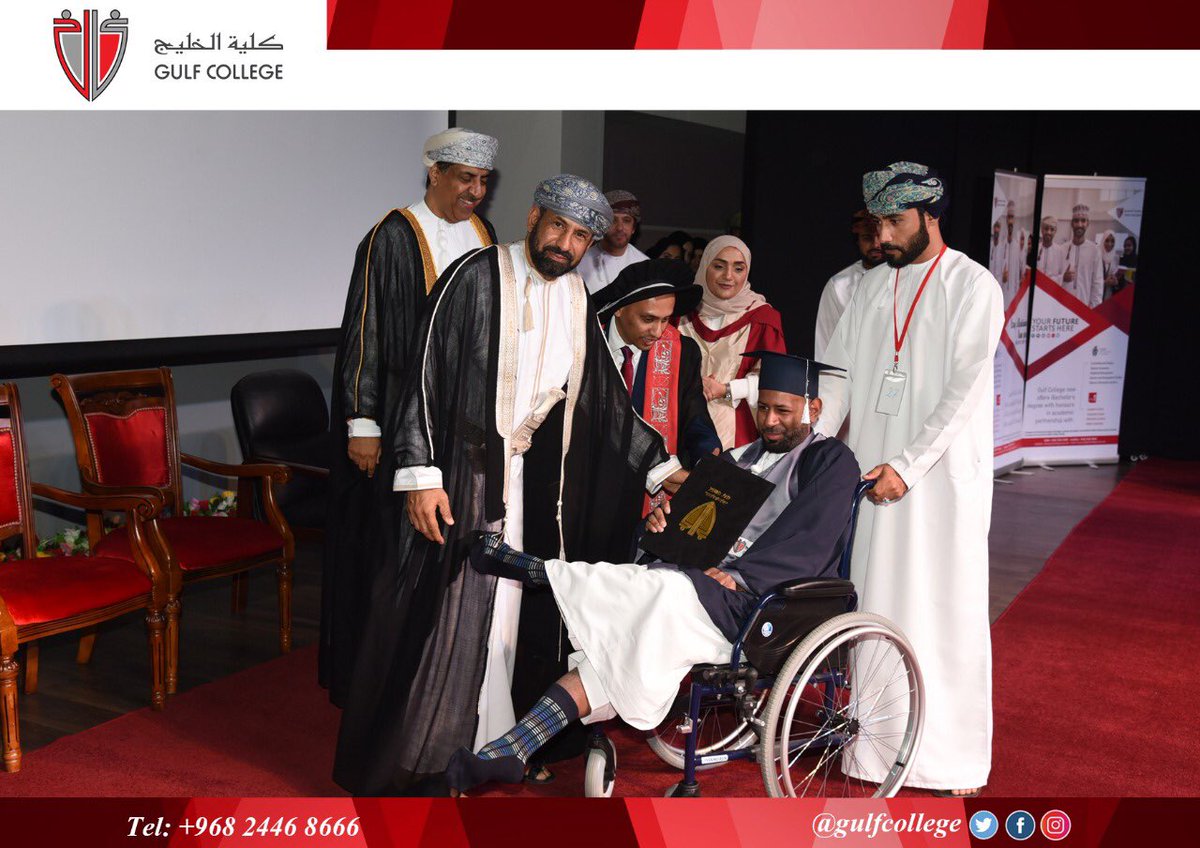 GulfCollege's tweet photo. إحتفلت كلية الخليج أمس الأثنين الموافق 12 من نوفمبر 2018م بتخريج الدفعة الرابعة عشرة البالغ عددهم 370 طالب وطالبة ، رعى سعادة / رشاد بن أحمد الهنائي وكيل وزارة الشؤون الرياضية حفل تخريج الدفعة الرابعة عشر بمسرح كلية الخليج.
#كلية_الخليج 
 #فخر_عمان48 https://t.co/HwftyJkBrp
