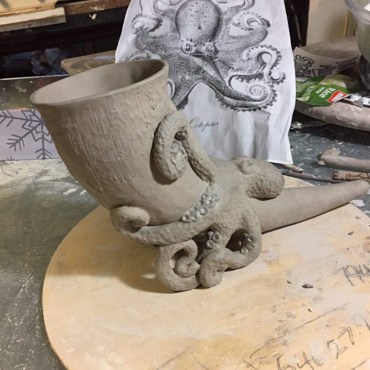 This #bespoke drinking horn will be at my exhibition in the @naturalroomni , if you mix cocktails and are looking cool mugs come along. #belfasthour #belfast #belfastbars #cocktail