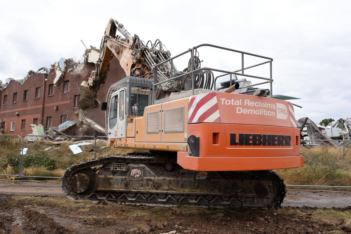 Here's a preview of the recent Glen Parva Prison demolition. 

The prison built in the 70s was no longer fit for purpose and will be replaced with a £170 million development.

#GlenParva #GlenParvaPrison #Leicester #Demolition