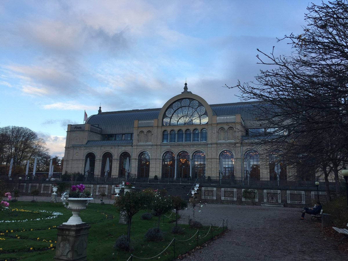 CaroleParkes's tweet photo. Great first day at PRME Responsible Management Education Conference with PRME family #5RME @CASMCologne. Nearing end of second day at fantastic venue Flora Cologne @PRMESecretariat @PRMEchapterDACH @PRME_UKI https://t.co/dDzJMo6v8I