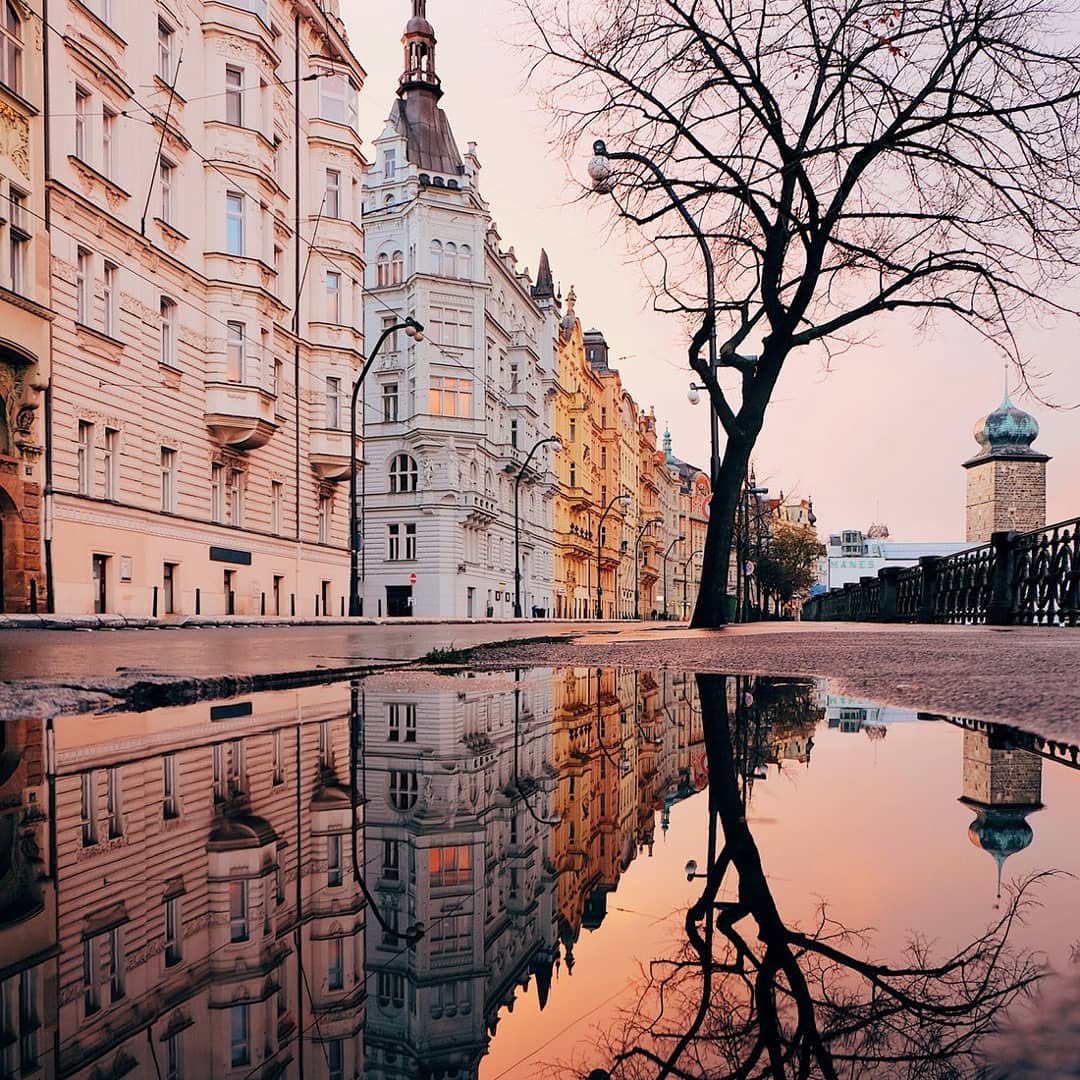 CharmingShopUK's tweet photo. #beautiful #travel #wanderlust #pink #reflection #sunset #ThatCharmingShop #photography #street #streetphotography https://t.co/zaDsudSM2u