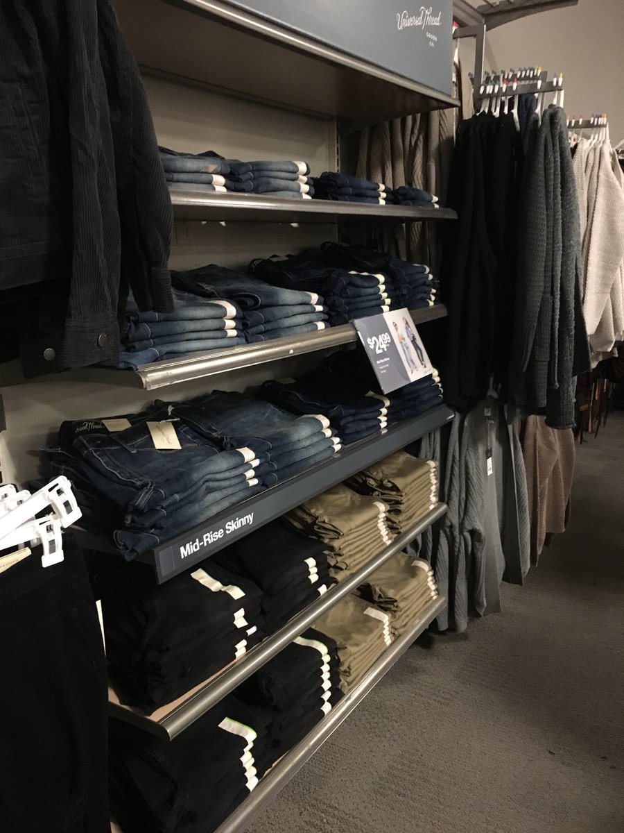 The air is crisp and so are our tables! #crispy #T1212 #dreamteam <a href="/emmamaree71/">Emma</a> <a href="/adriennelebo/">Adrienne Lebo</a>