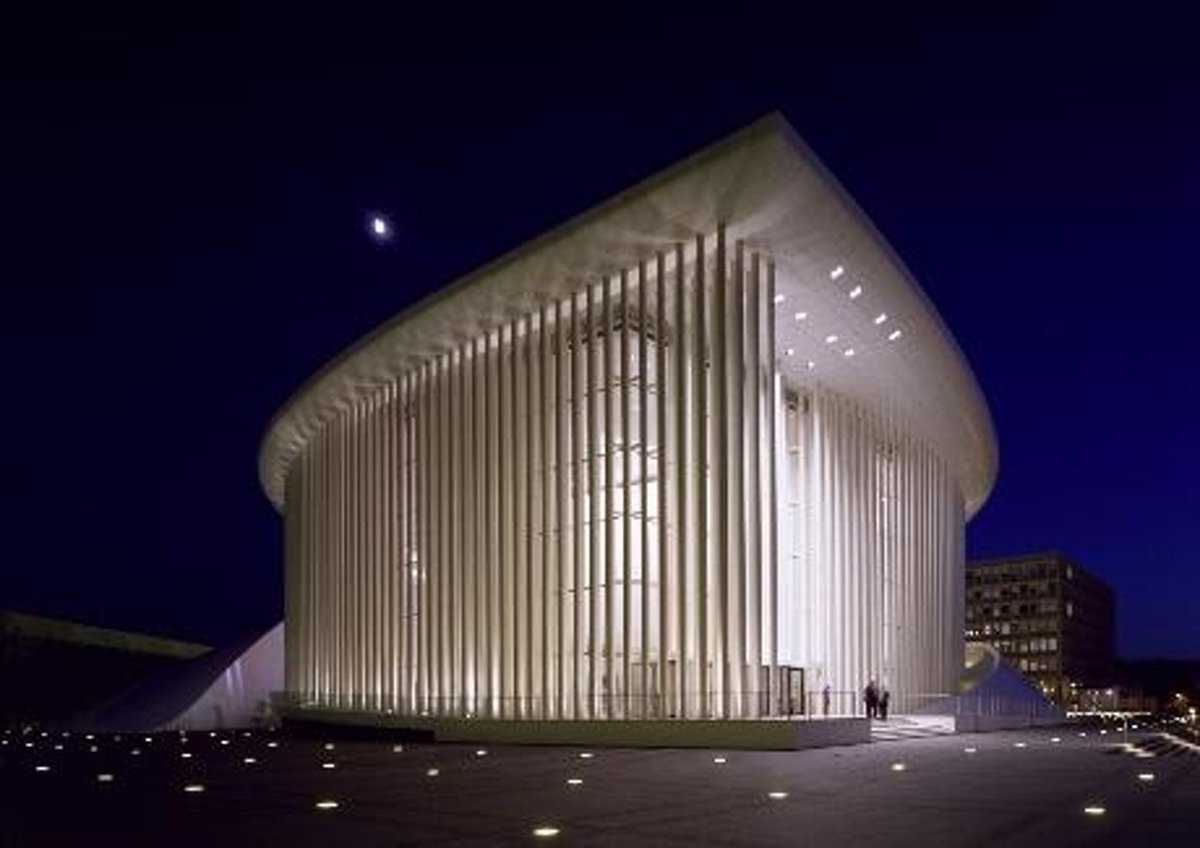 Spend 'Rainy Days' with the Philharmonie luxtimes.lu/culture-life/3… - <a href="/PhilharmonieLux/">Philharmonie Luxembourg</a> #Luxembourg #festival #music <a href="/CultureLu/">Culture.lu</a> <a href="/EdgedInRed/">Edged In Red</a>