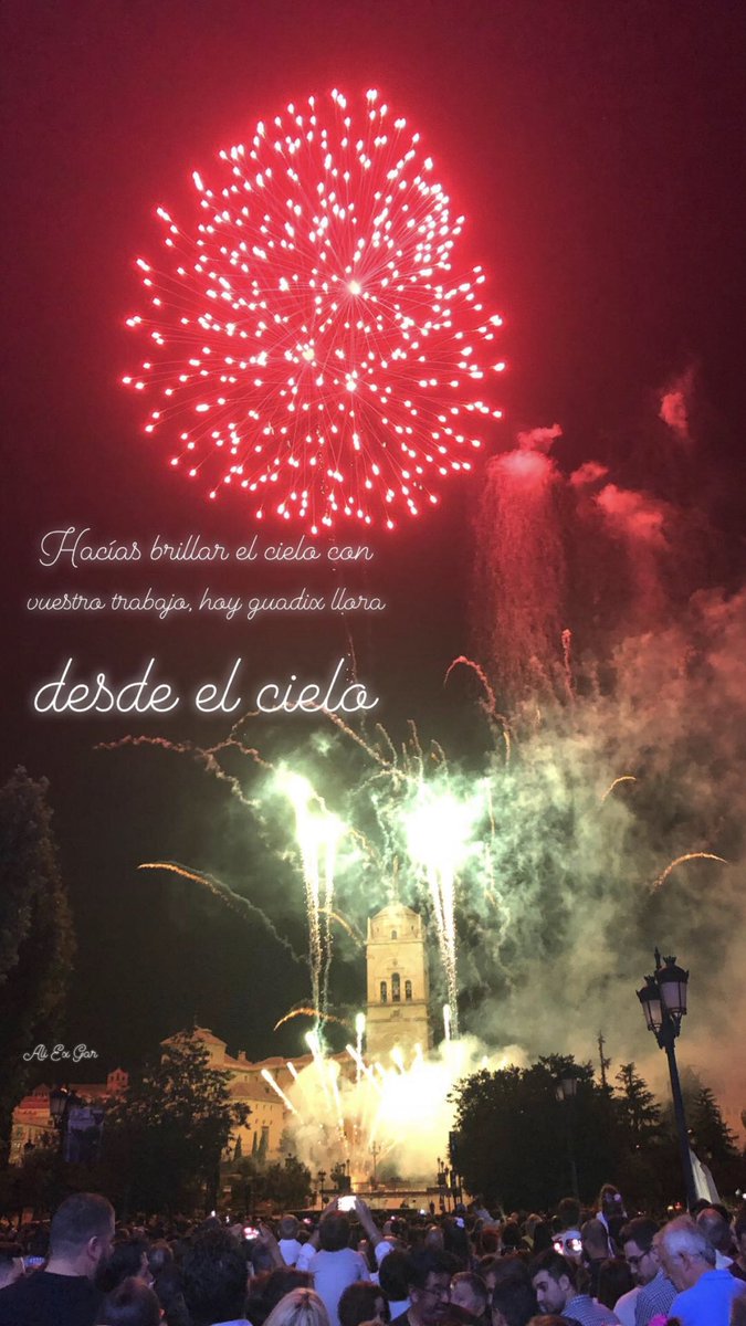 Nuestra ciudad, hoy se viste de luto.
Nuestro más sincero pésame a los familiares y amigos de los fallecidos en la explosión de ayer en la pirotecnia de Mª Angustias de Guadix.
Desde nuestra hermandad queremos transmitir nuestras condolencias.
DEP