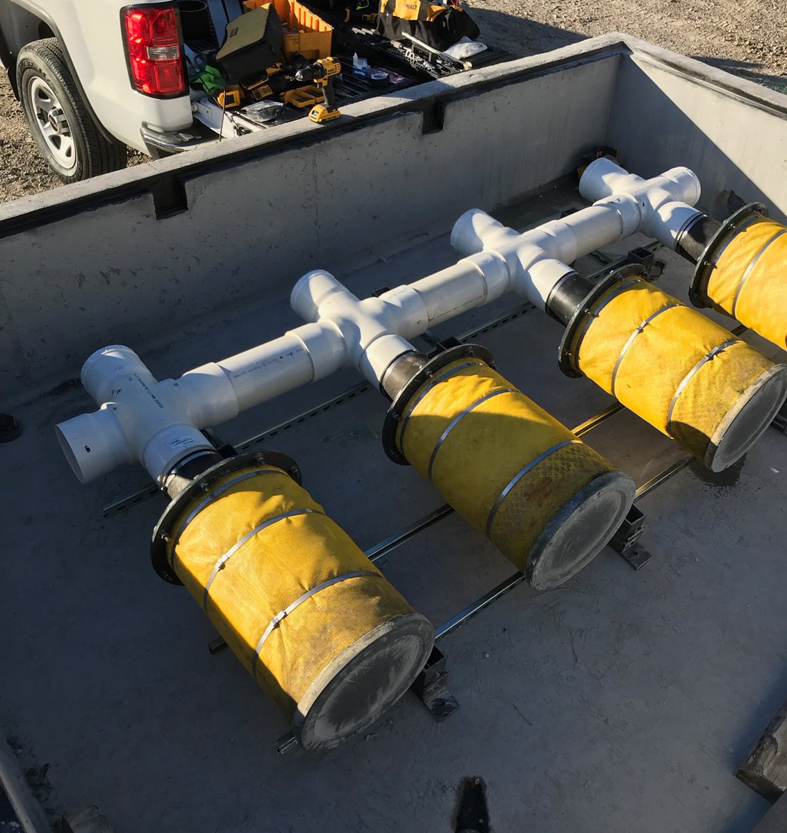 CI_Agent's tweet image. Check out this secondary containment system we installed recently at a substation. The HFF will flow about 450 GPM and is the last line of defense to keep oil from escaping, attached downstream from a mechanical oil stop valve. ow.ly/wggk30mx085