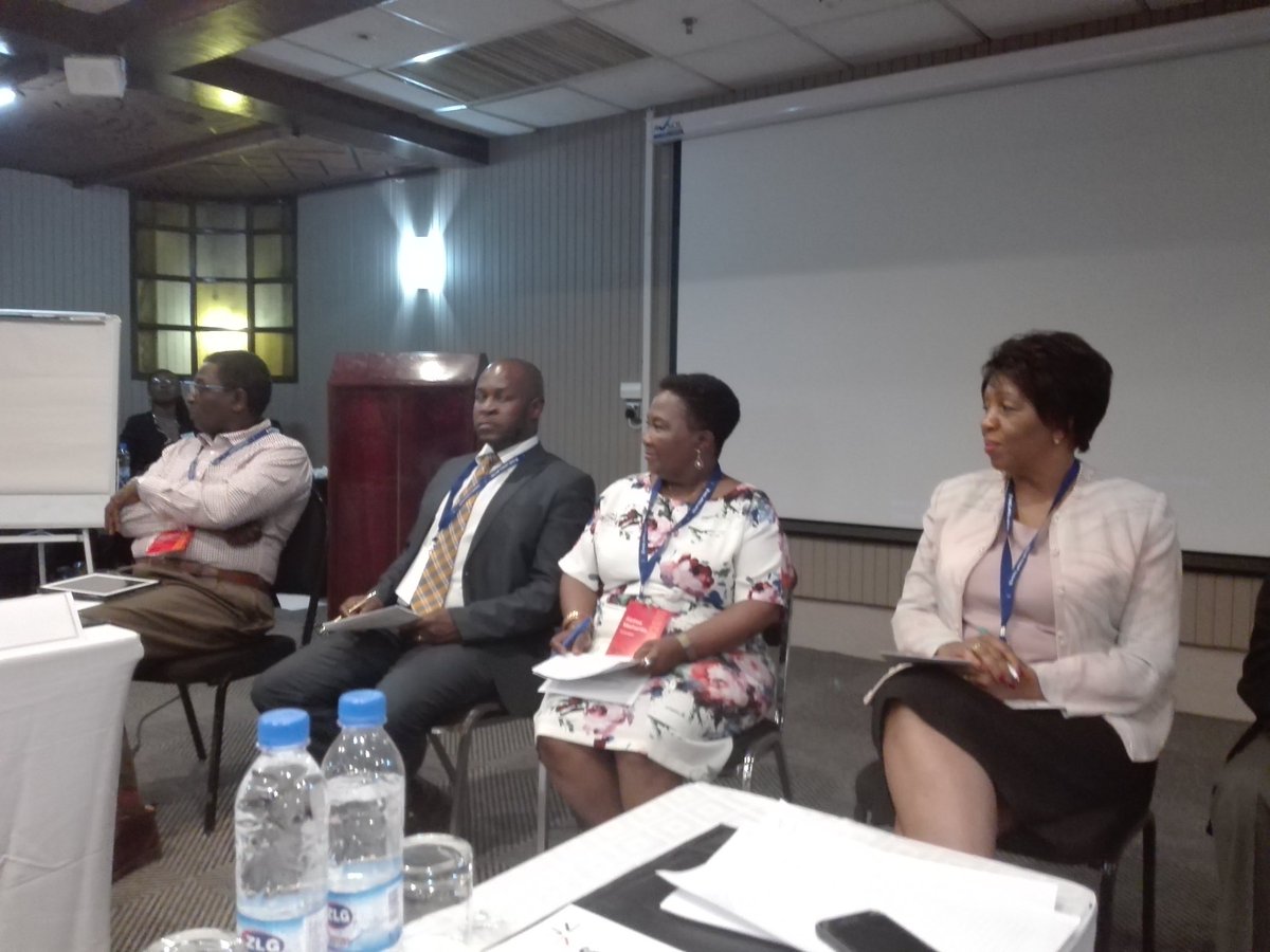 263Chat's tweet photo. Panel discussion happening and Dr Nyasha Masuka says given the chance to advise the president or health minister he would tell them to get a total stranger to clean up the mess in the health sector and let them go once done
@UduguNation
@LabCitizens
#HealthZW
#CitizensLabZW https://t.co/ePoBxLwILP