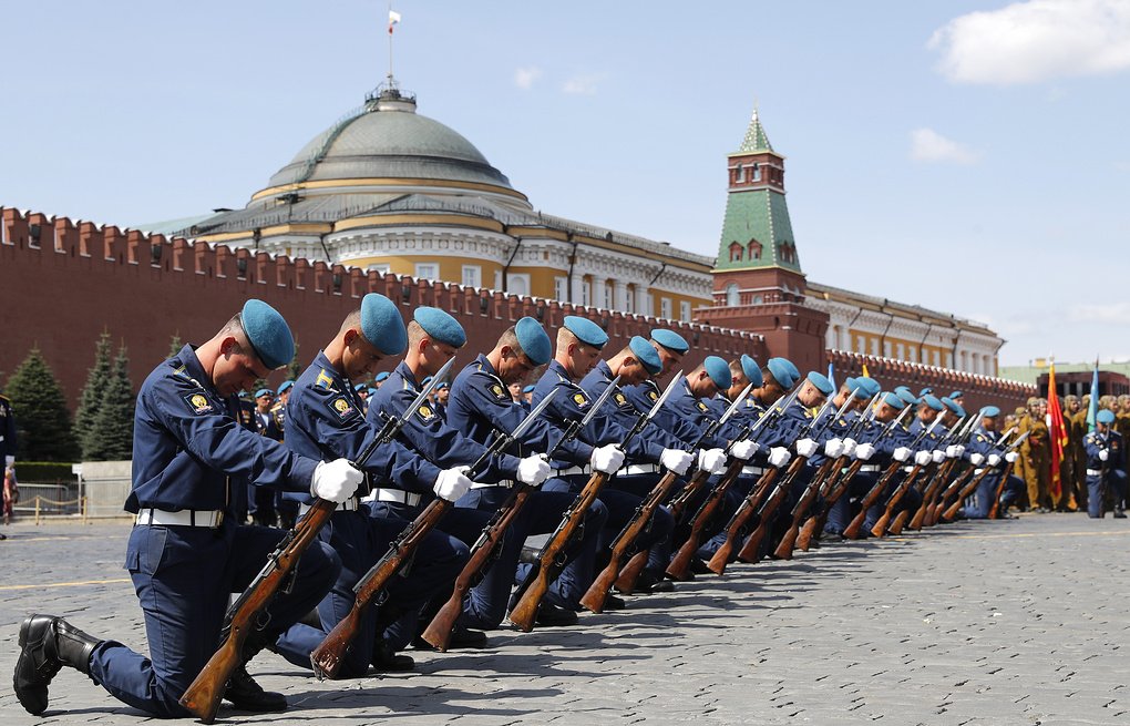 RPatriotCenter's tweet photo. #ДеньВИстории 
Сегодня отмечается 100-летний юбилей Рязанского гвардейского высшего воздушно-десантного училища им. генерала армии Василия Маргелова🎉
https://t.co/ZfIzKyKyBI 

#Роспатриот #ВДВ https://t.co/ompLMpyTji