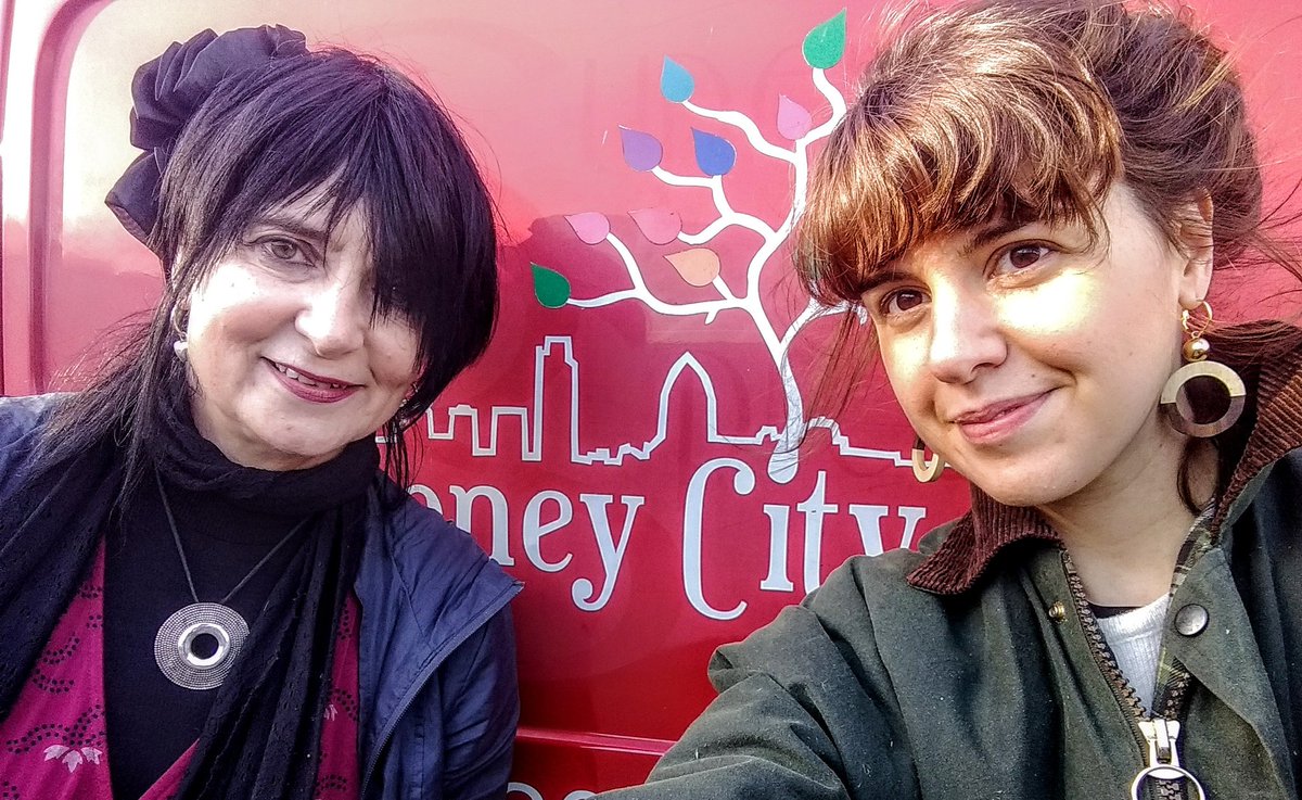 The Furry Tales team off on #animalassisted #greencare outreach for <a href="/GatewayHousing/">Gateway Housing</a> at Mosque Tower - in the van with all our animals...