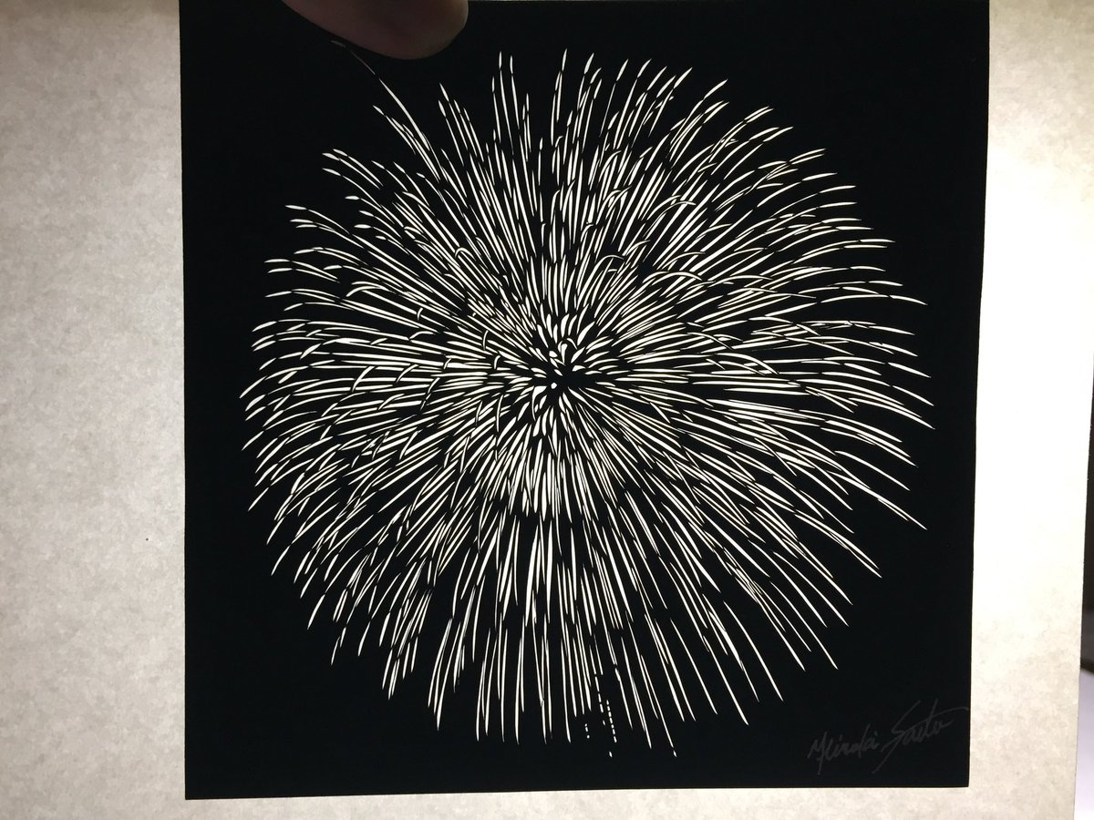 切り絵作家 斉藤洋樹 Twitterren 今回のデザフェスでライブカッティングした花火です 9 10時間ぐらいで切れた 切り絵 Papercutart 切り絵作家 斉藤洋樹 Twitterren 今回のデザフェスでライブカッティングした花火です 9 10時間ぐらいで切れた 切り絵 Papercutart