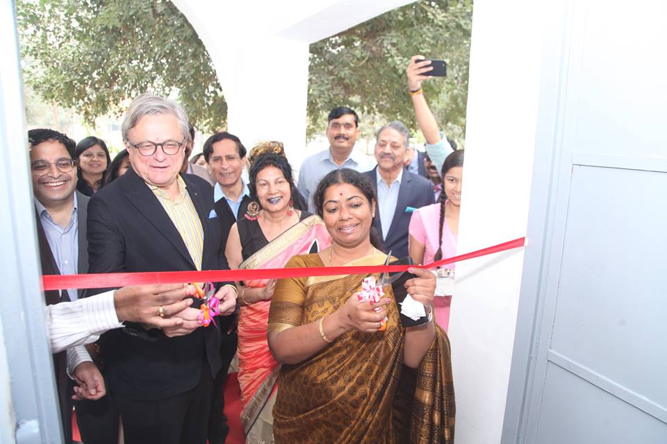 manav_rachna's tweet photo. #NSDC, #ManavRachna and #Kunskapsskolan initiate a ‘#ModelLab’ at GGSSN NIT, Faridabad
A ‘Model Lab’ was inaugurated at the Government Girls Senior Secondary School (GGSSN) in NIT #Faridabad today. https://t.co/3StI4Q93zw
