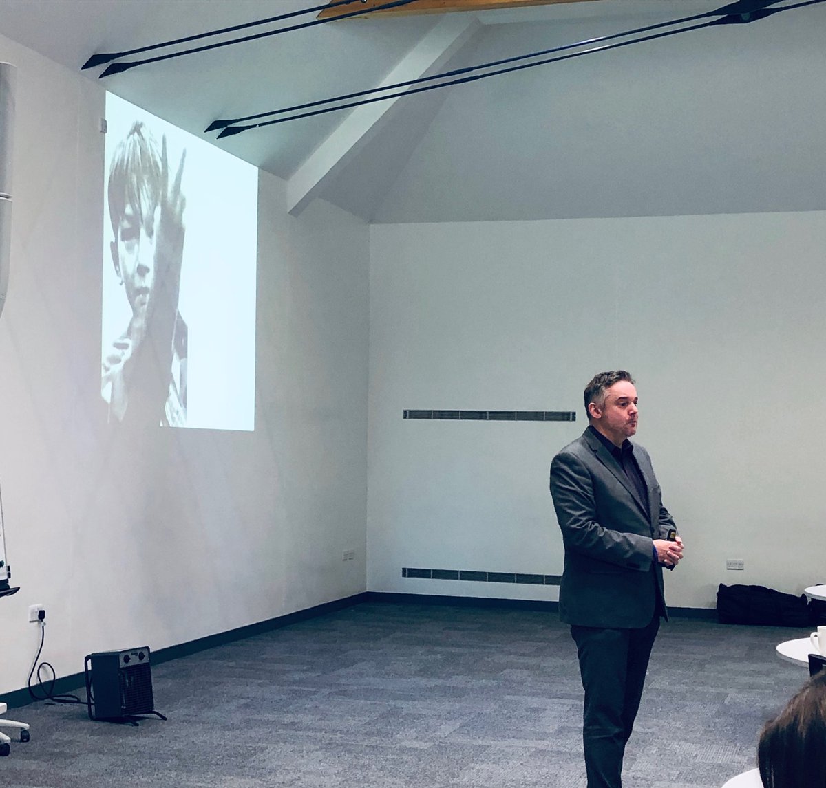 The great ⁦@HYWEL_ROBERTS⁩ wowing primary heads in Leicestershire this morning. Such a privilege to hear him #buzzing #botheredness #laughter #love #