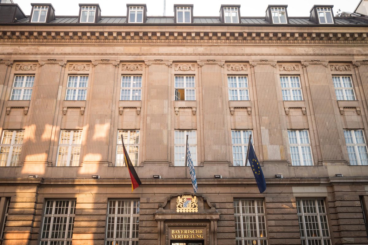 CaiD_Future's tweet photo. On Tuesday November 6th the Final Symposium of the @Ceramics_EU project was organised at the Representation of the Free State of Bavaria in Berlin. Read more about the symposium on the @CaiD_Future blog: https://t.co/oJMCfZAgrX https://t.co/CfMxgkhZhu