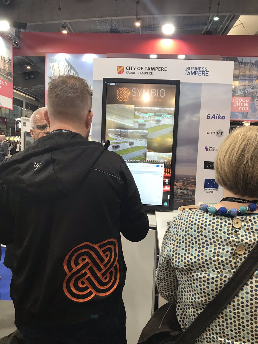 NiinaImmonen's tweet photo. Future solutions for traffic control - come and see the demo of vision AI based traffic flow @symbiofinland #scewc18 #NordicPavilion @SmartTampere @BusinessTampere https://t.co/J6h4hYjXPT