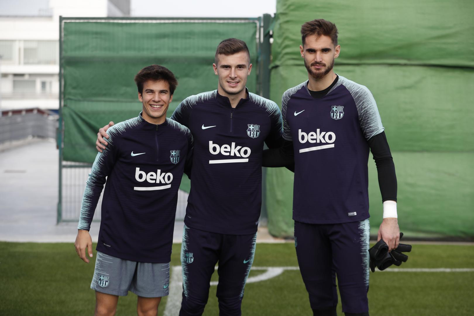 ¿Cuánto mide Riqui Puig? - Altura real: 1,67 - Página 4 Dr4LVGeXgAE1Rob?format=jpg&name=large