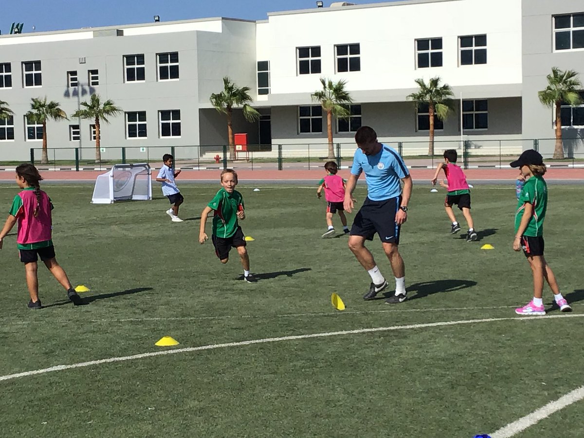 DIAB_Grade4's tweet photo. Manchester City Football Academy Visit #DIABfitness #DIABfun #DIABskills #DIABteamwork @cityfootballschools @DXBFitChallenge https://t.co/aHFoS0IZX8