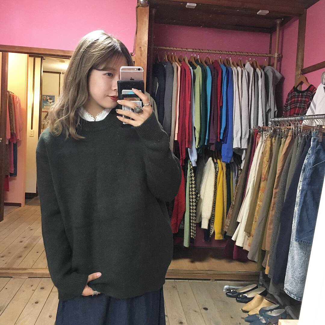 spia_s___ae's tweet photo. new ♡♡
↪︎ ニット入荷！
.
今すぐ使えるニットは、
大きめの、ゆるっとサイズが
女の子らしくて可愛く着られます♥️
是非店頭でお試しください！
.
.
#spia #レディース #中崎町
#古着屋 #used https://t.co/tcb3JBHKAz