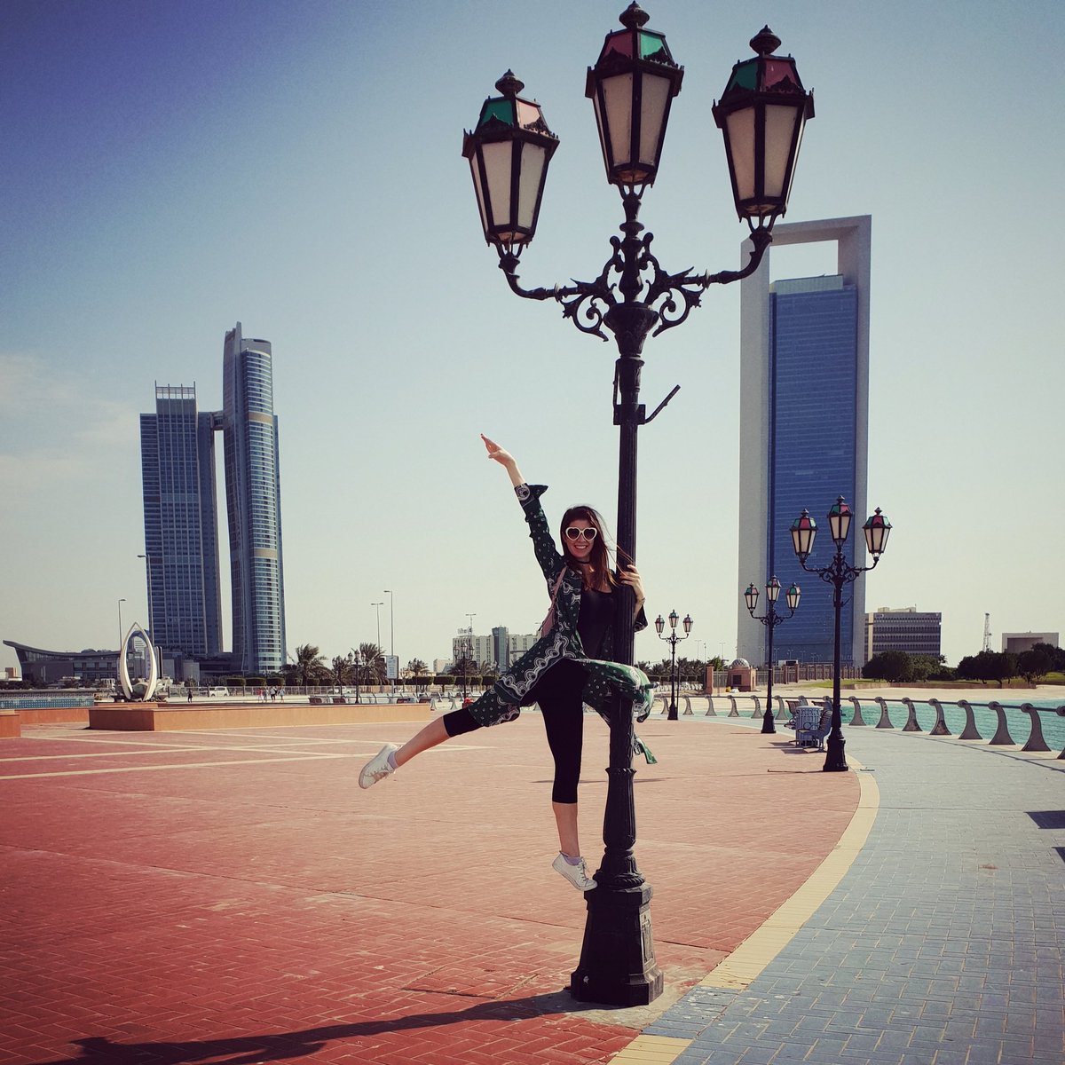 StapleyTara's tweet photo. Hitting Abu Dhabi on my day's off 🏙️❤️ @EmiratesPalace #uae #abudhabi #daysoff #contract #actress #23ctgold https://t.co/XA0wDCmJbw