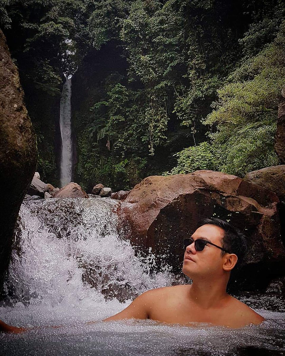estoymarkangelo's tweet photo. To avoid unwanted photobombers, search for a spot where no one seems to care, and you will own the world.
#travel #whenincamiguin #pinasmuna #travel #TravelTuesday #chasingwaterfalls #Philippines https://t.co/obbhPfgCBX
