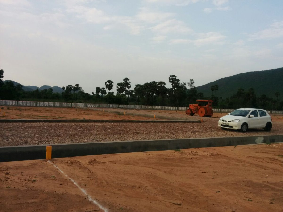 indiaapartment's tweet photo. Ready to Move #commercialproperty Available at Very Affordable Range. Offers Available.  
https://t.co/xpH7K6YCWr https://t.co/FhYft9nW4a