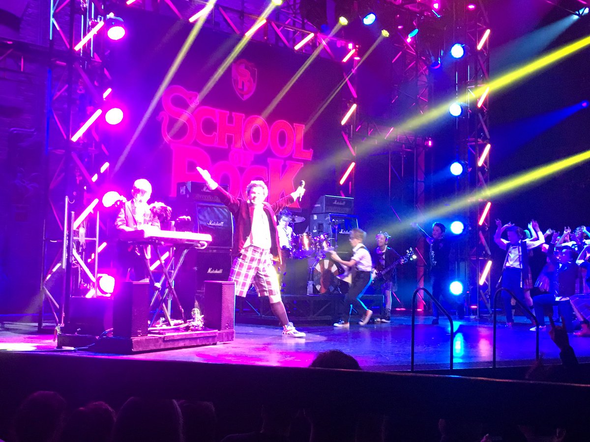 TomRichmondBro's tweet photo. Went to see @SchoolOfRockUK last night, and DAMN what an incredible show!! Fantastic performances from everyone, great heart and humour, would highly recommend for those who worship THE ROCK!! 🤟 #rock #SchoolOfRock #MountRock https://t.co/53dAgAu15l
