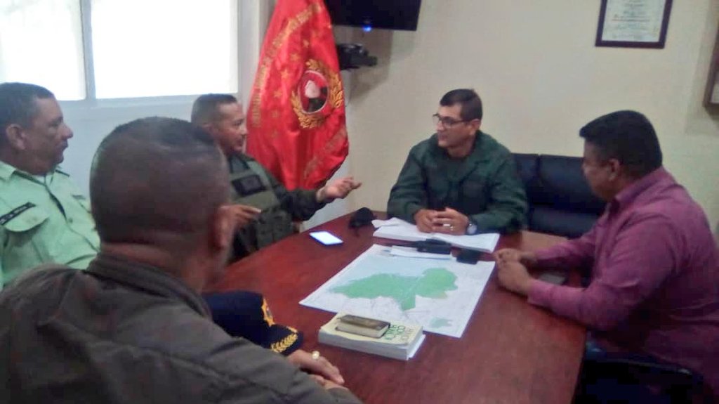 Priorizando la seguridad, sostuvimos una reunión con el Sec. Gral. Sect. de Seguridad  y Orden Público de #DeltaAmacuro y el Alto  Mando Militar en la región. En #Transdelta nuestra ruta es avanzar a toda revolución! <a href="/NicolasMaduro/">Nicolás Maduro</a> <a href="/tupamarohipolit/">Hipo Lito</a> <a href="/GobLizeta/">Lizeta Hernández Abchi</a> <a href="/monrocoordina/">williams jose monroy</a>