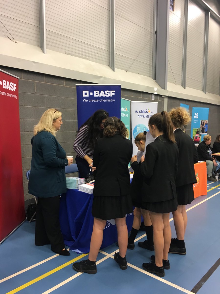 PartnerWhs's tweet photo. Students making the most of the 2018 WHS Careers Fair. Every year group meeting over 35 businesses to help them plan their future #careers https://t.co/gXMcLsM1bG