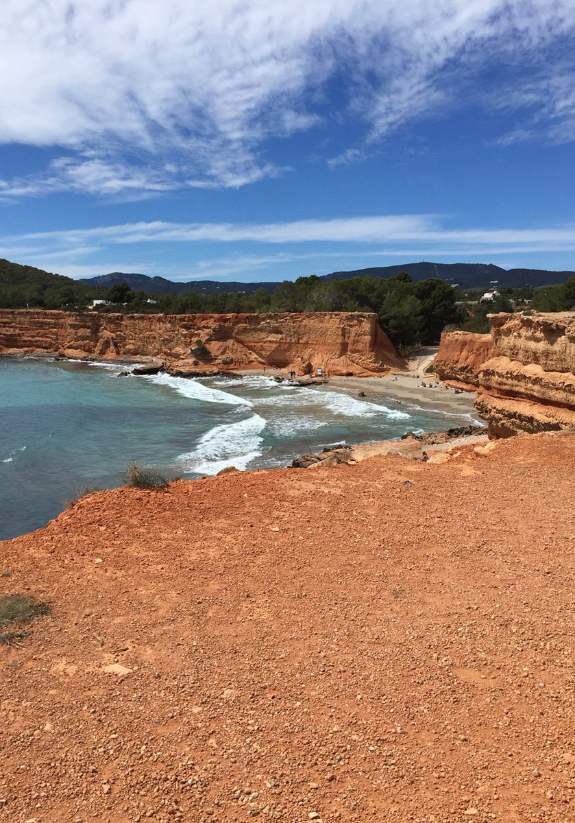 Did you know that #Ibiza has 572 km²? Not bad for hiking, beaching, boating. Lots of exciting experiences with the #MediterraneanSea as a background

#IbizaVibes #exploring #sea #adventure