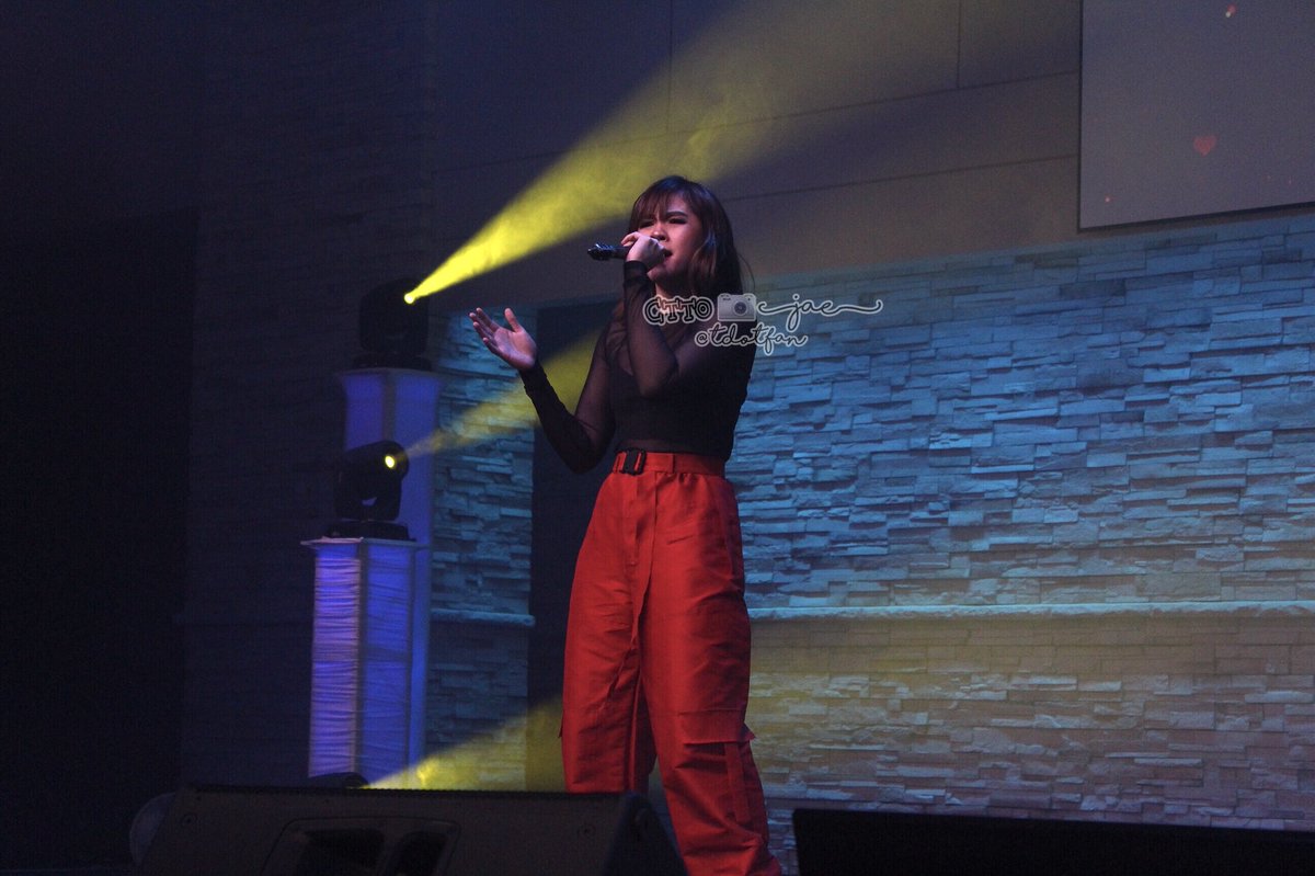 TDotFan's tweet photo. As promised more pictures of @superjanella from #OneMagicalNight2018Toronto . 😍 https://t.co/YtlRR9Y61Q