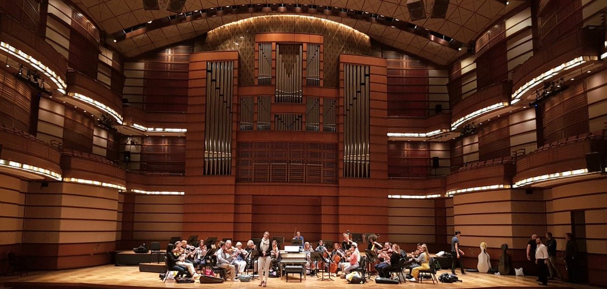 We're onstage in the next hour in this spectacular concert hall in Kuala Lumpur, Malaysia - the Dewan Filharmonik.
thestar.com.my/metro/metro-ne…
