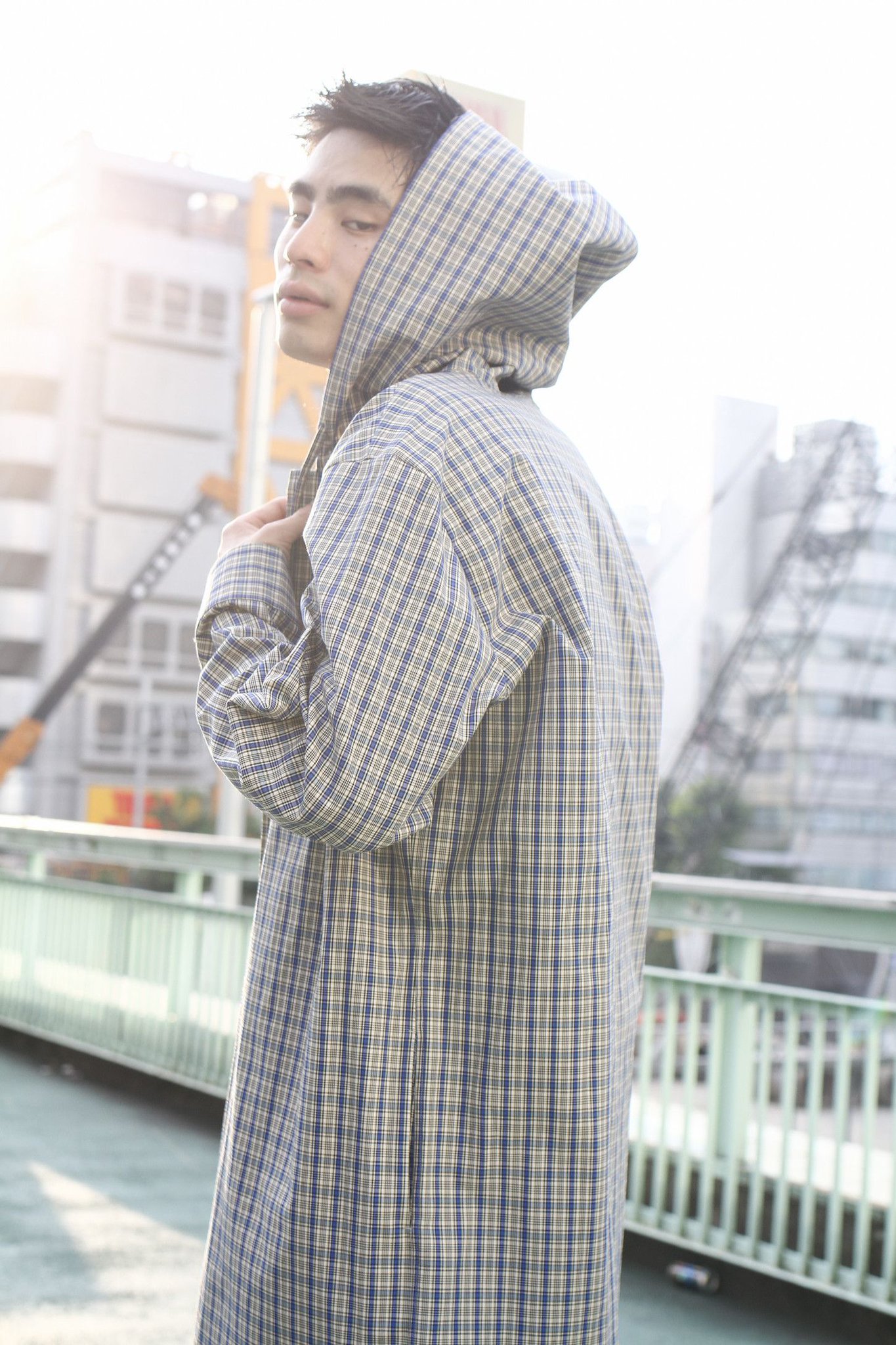 矢野崇人着用 acne studios スニーカー 矢野崇人／モデル 1994年生まれ、神奈川県出身。ファッション