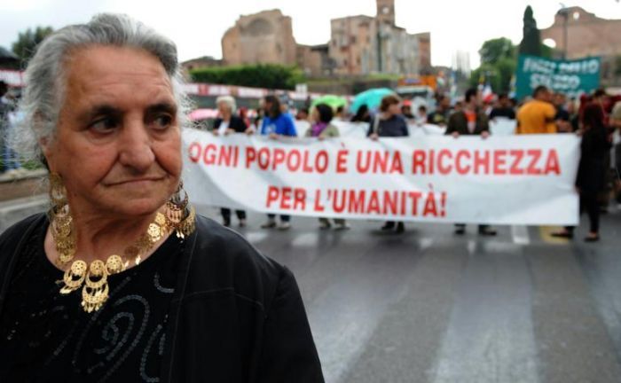 SIGLATO UN PROTOCOLLO D'INTESA TRA LA <a href="/crocerossaroma/">Croce Rossa Roma</a> E <a href="/CCIRomaCapitale/">Confcooperative Roma</a> PER L'INCLUSIONE DEI #ROM romasociale.com/protocollo-din…