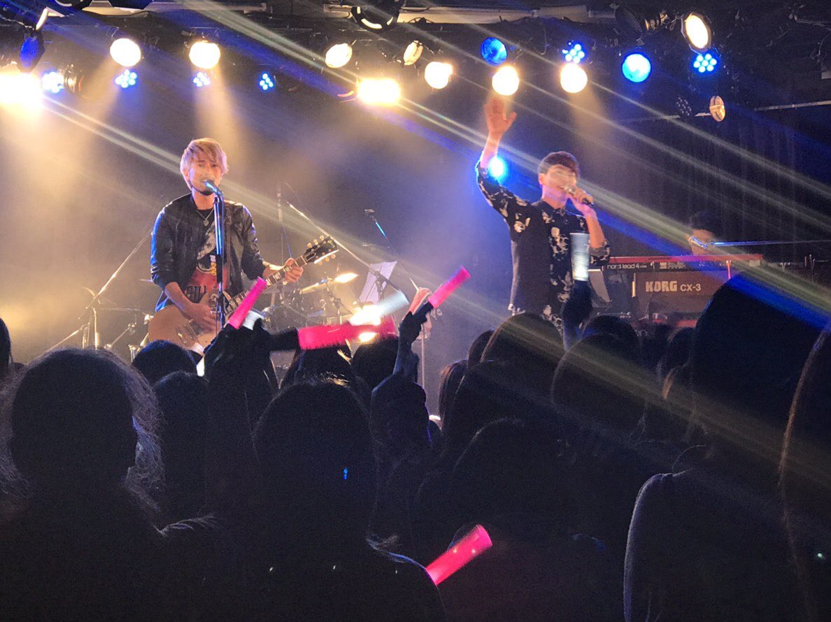 MITSUAKI_Field's tweet photo. やーーーーっと!この日が!
10周年ツアー東京ファイナル #下北沢GARDEN 伝えたいことはいっぱい!!
一先ず、最幸です!!!ありがとう皆んな!! 今日来れなかったけど応援して待っててくれてる皆んなの分まで歌ったで!!!
#LOOP2018 #ハニエル https://t.co/7yCFutFFZU