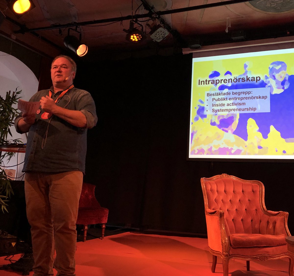 The difference and definition of Entrepreneurship and #Intrapreneurship by <a href="/fbjorq/">Fredrik Björk</a> 
at #sisummit18