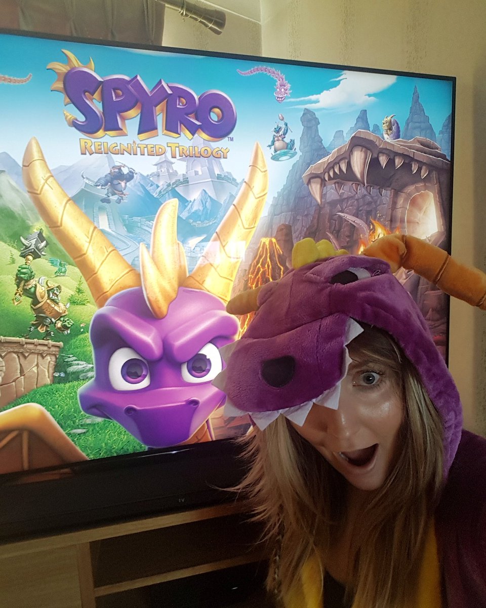 Harriet_live's tweet photo. Ready. #SpyroReignitedTrilogy #spyroday #SpyroTheDragon #onesie #playstation https://t.co/9Wm1yDFJiq