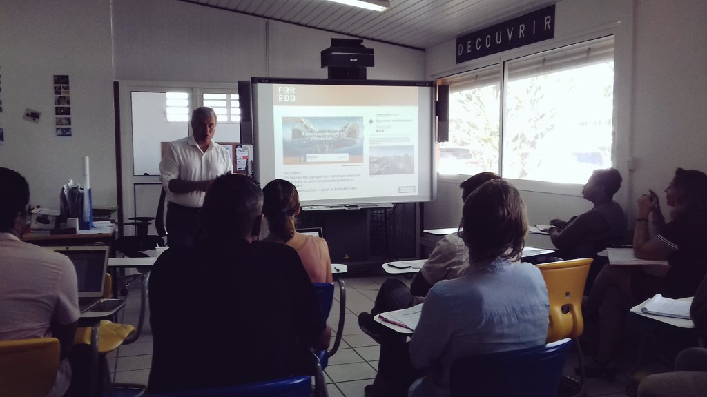 canope_973's tweet image. Formation #webdocumentaire à l&apos;Atelier @canope_973 #EDD #ODD #RaconteTaVille #RaconteTaGuyane #durable 📹