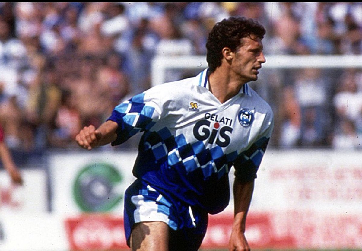 Quando giocava nel @PescaraCalcio della mia (e della sua) giovinezza, @OfficialAllegri era bellissimo da vedere. Oggi è diventato bravissimo. Chapeau
