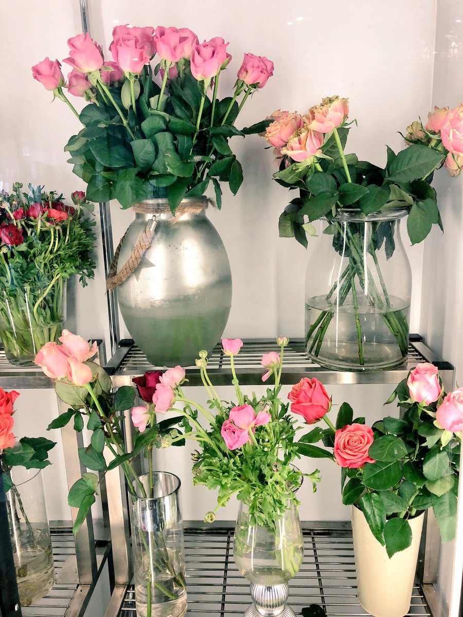 “Do things for people not because of who they are or what they do in return, but because of who you are.” Being kind goes a long way, not just on #worldkindnessday but everyday 💐 
#bekind  #tuesdaythoughts