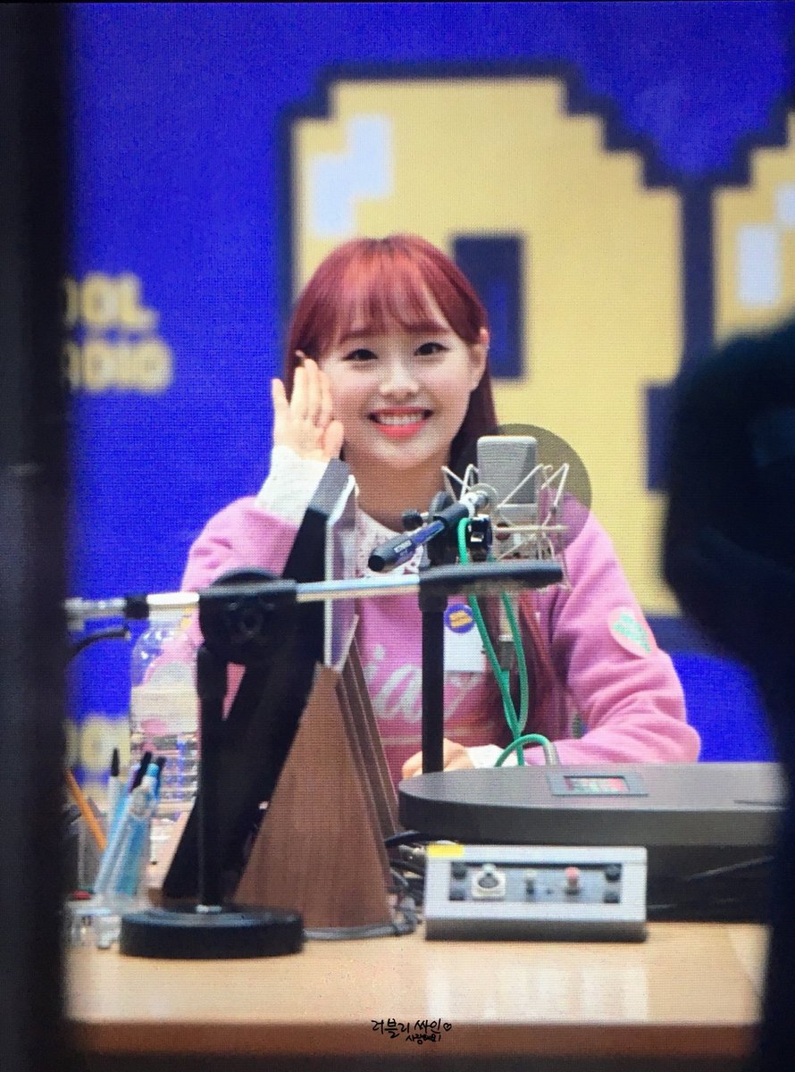 lovelysign_'s tweet photo. 🍓 181113 아이돌라디오

#츄 #이달의소녀 #LOONA https://t.co/VlPH1AuPrZ