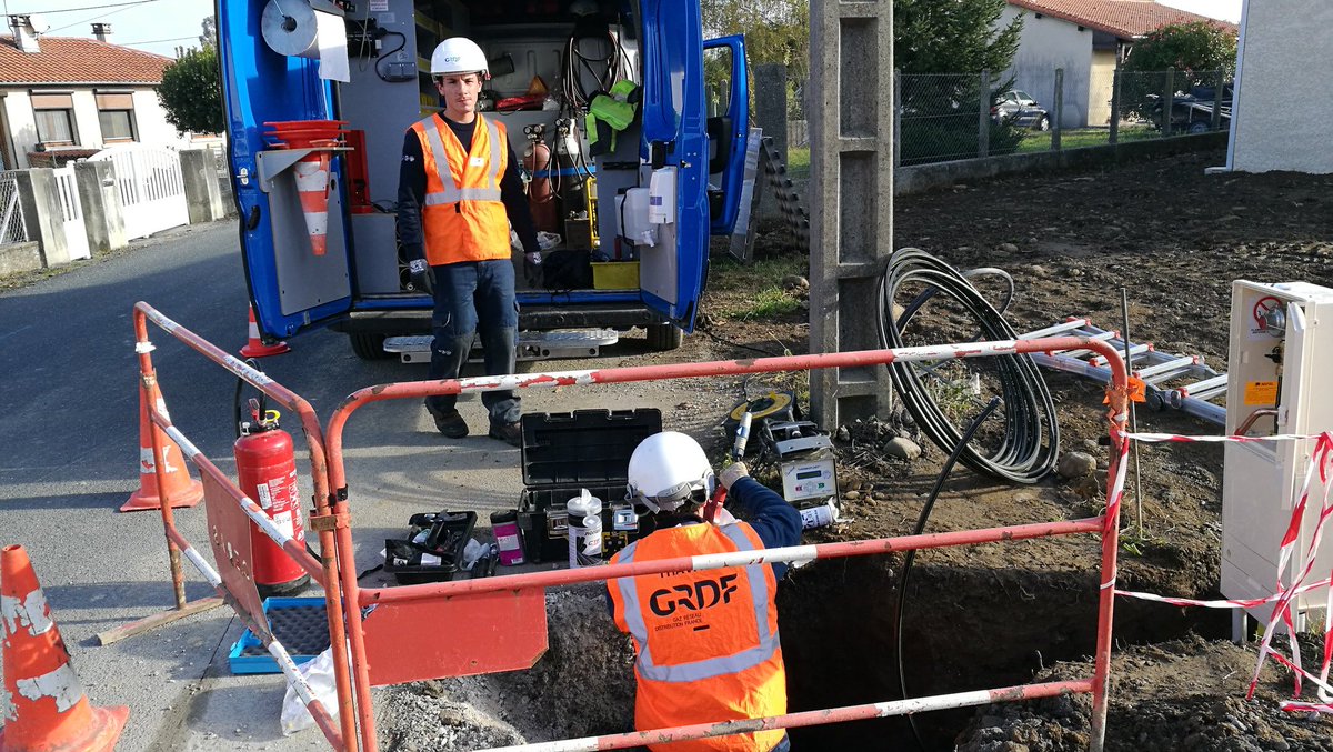 Un peu plus d'un an après la mise en place d'EOAI, premier branchement gaz réalisé dans le Comminges (31) par un chef de travaux issu de l'ex UCF et un nouvel embauché ex apprenti. Nous sommes tous gaziers et n'avons qu'un seul métier aux multiples activités. #fierdetregazier