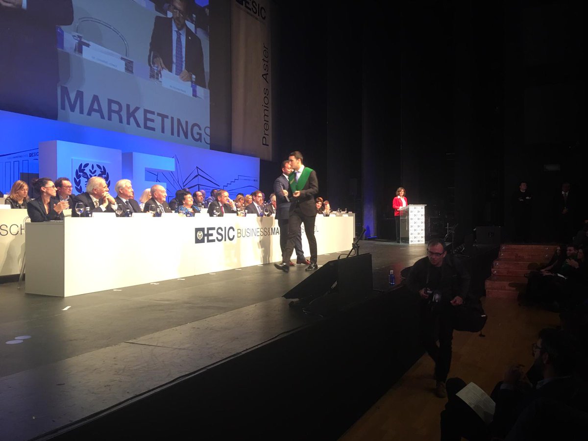 Felicidades al estudiante <a href="/MarcBadia48/">Marc Badia Guardiola</a> por su Premio Extraordinario Final de Carrera al Mejor Expediente Académico. ¡Todo esfuerzo tiene su recompensa! 
#GraduacionESIC