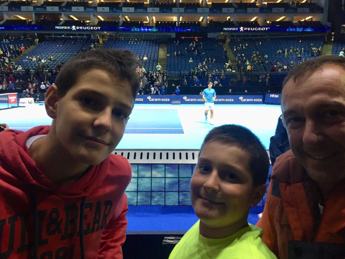 JudithKelemen's tweet photo. #NittoATPFinals 🎾🎾 wAiting for #RogerFederer https://t.co/ylnYpRywqe