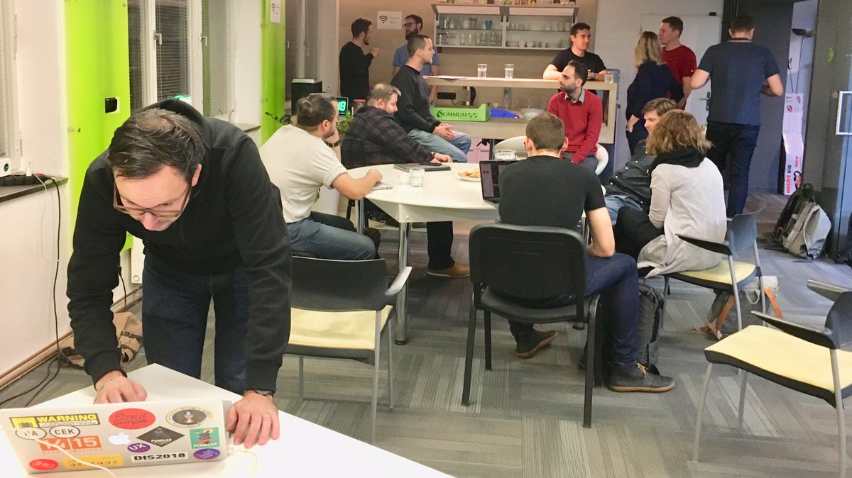 Garanti aktivit Asociace UX se právě slaďují na společném postupu. Vypadá to na nabitý rok 2019! Zůstaňte u svých přijímačů, budeme pokračovat. ;)